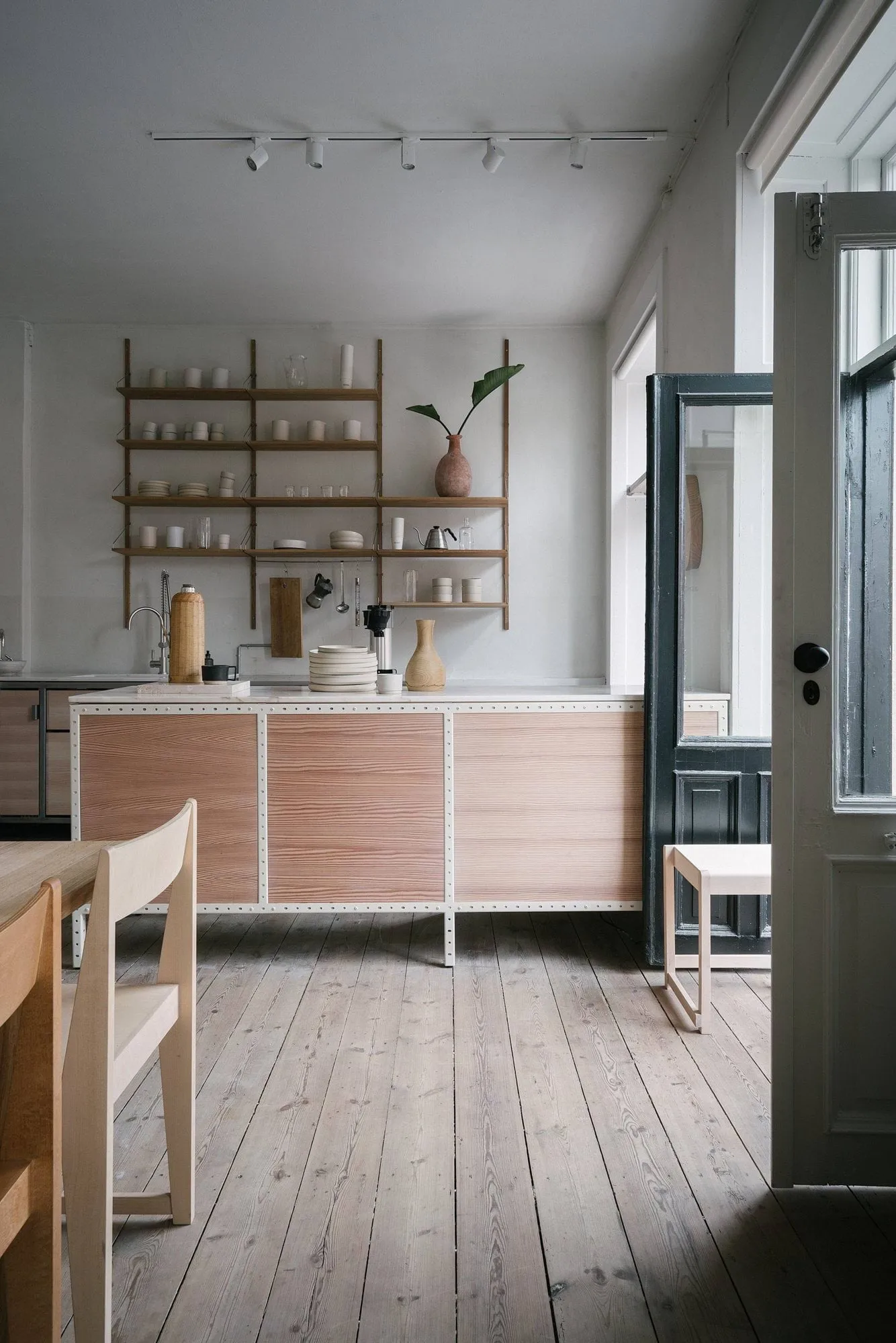 Low Stool 01 stool, Birch FRAMA