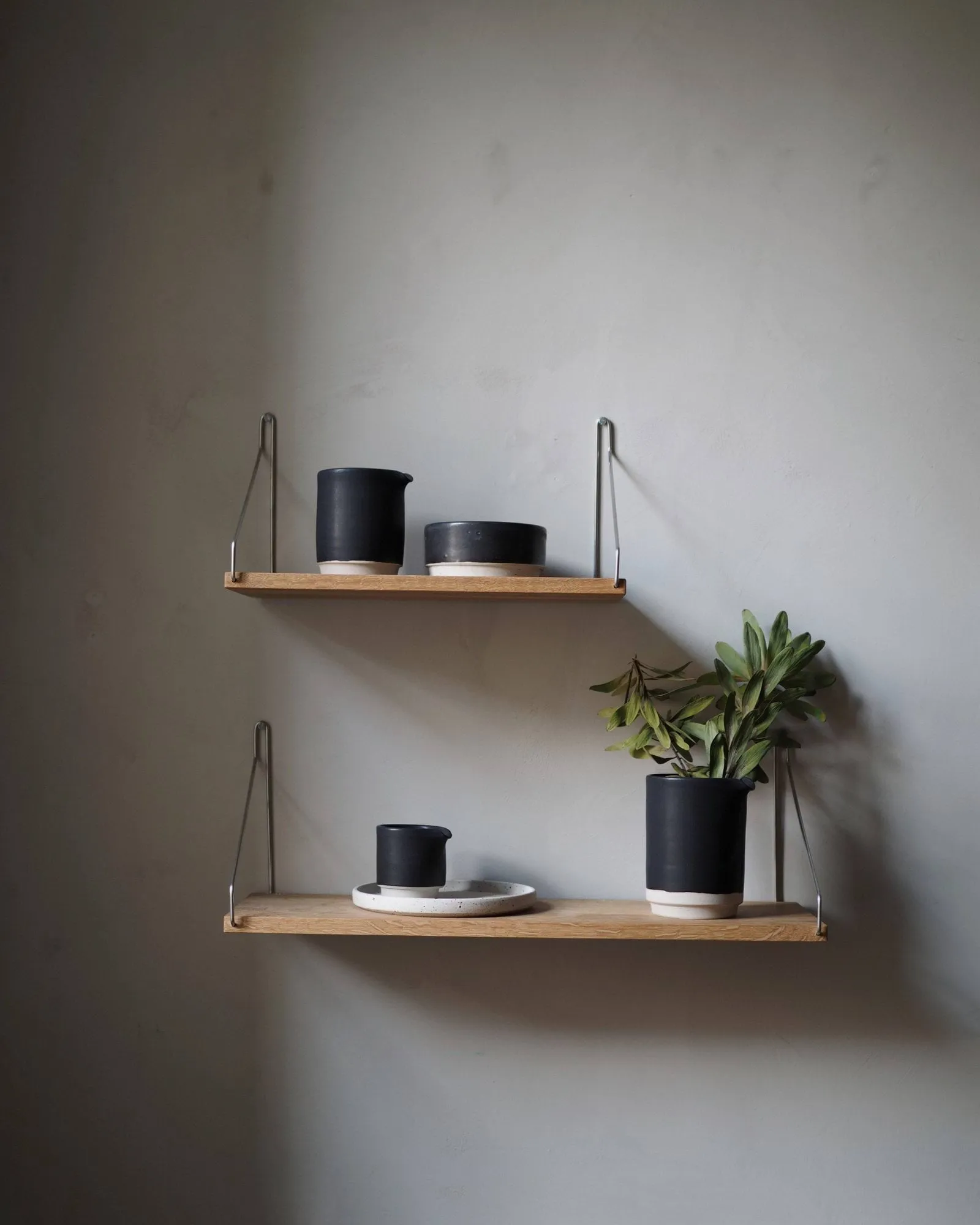 Single Shelf wall shelf, Oak-black, 40x27 cm FRAMA