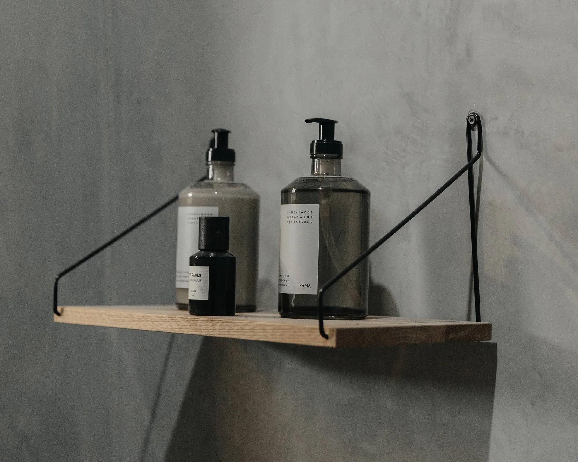 Single Shelf wall shelf, Oak-black, 80x20 cm FRAMA
