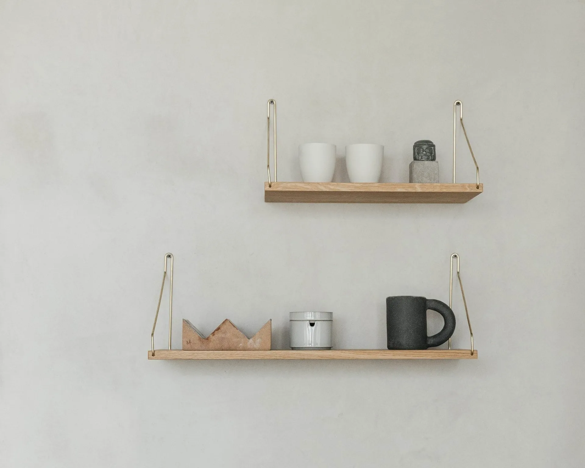 Single Shelf wall shelf, Oak-brass, 40x27 cm FRAMA