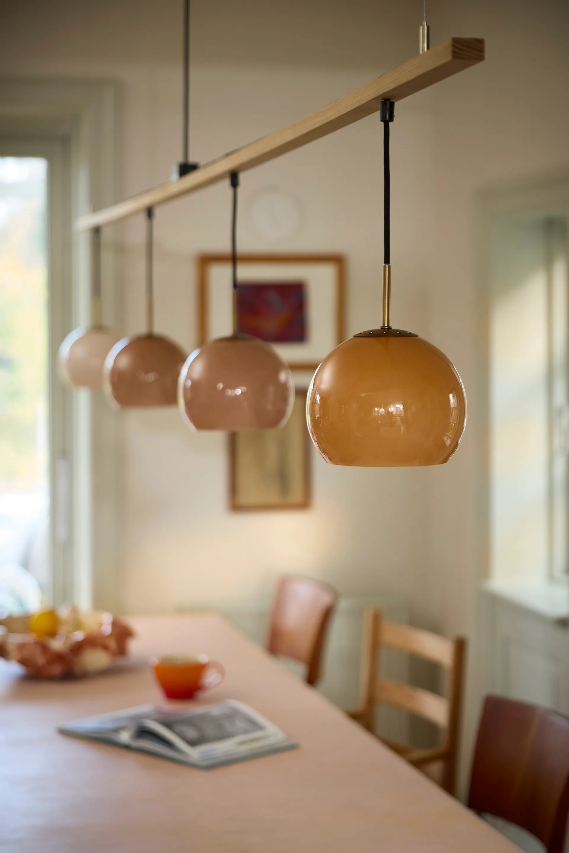 Ball pendant lamp Ø18 cm, Opal White Frandsen