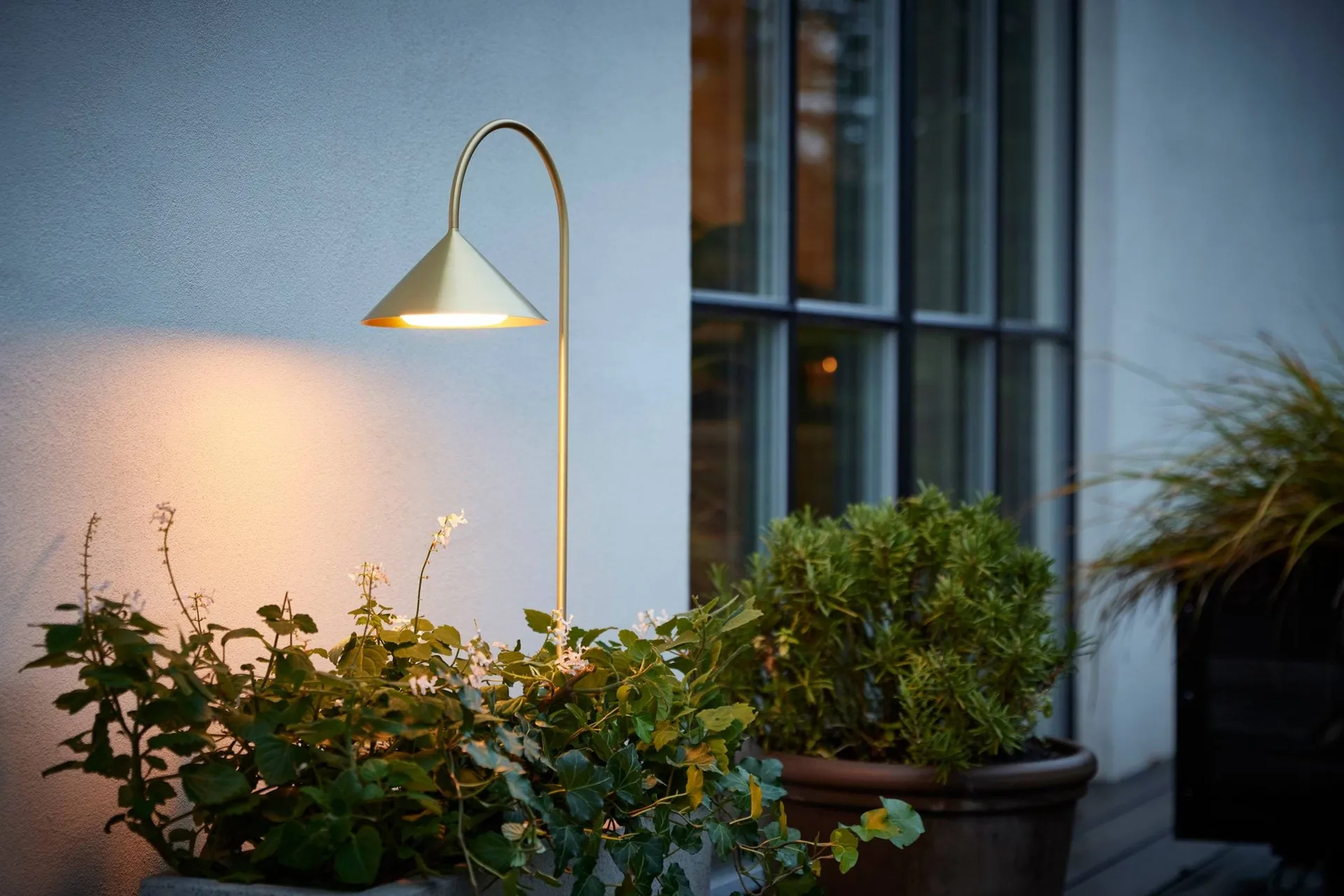 Grasp garden spear garden lamp, Solid brass, 82 cm Frandsen