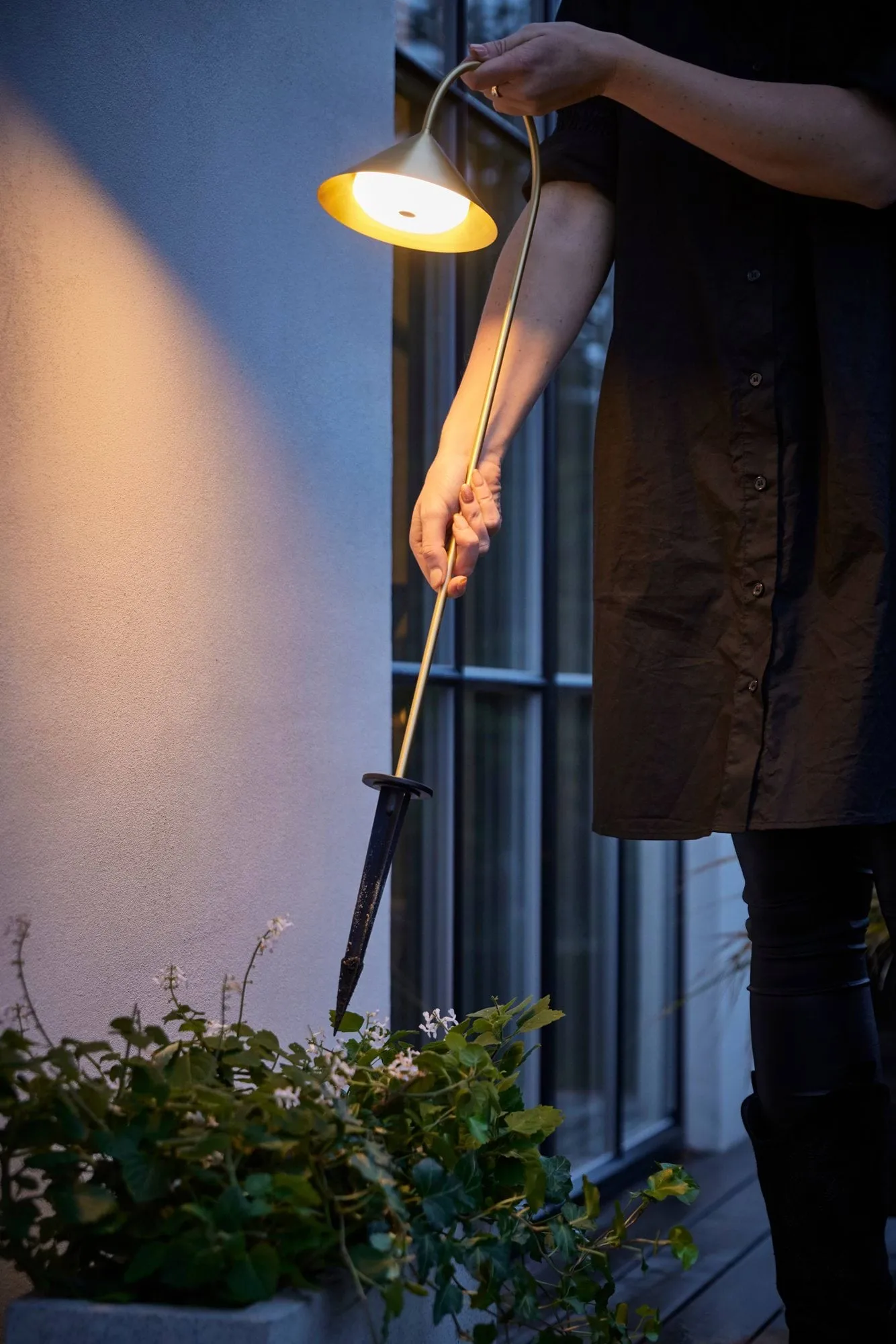 Grasp garden spear garden lamp, Solid brass, 82 cm Frandsen