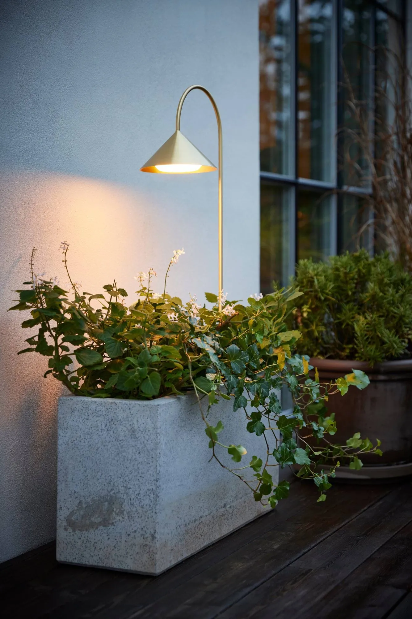 Grasp garden spear garden lamp, Solid brass, 82 cm Frandsen