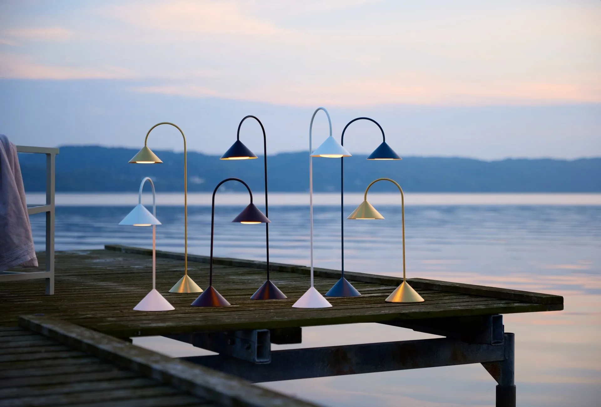 Grasp portable table lamp, Matt Beetroot, 47 cm Frandsen