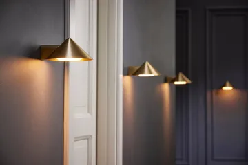Grasp wall lamp - Solid brass - Frandsen