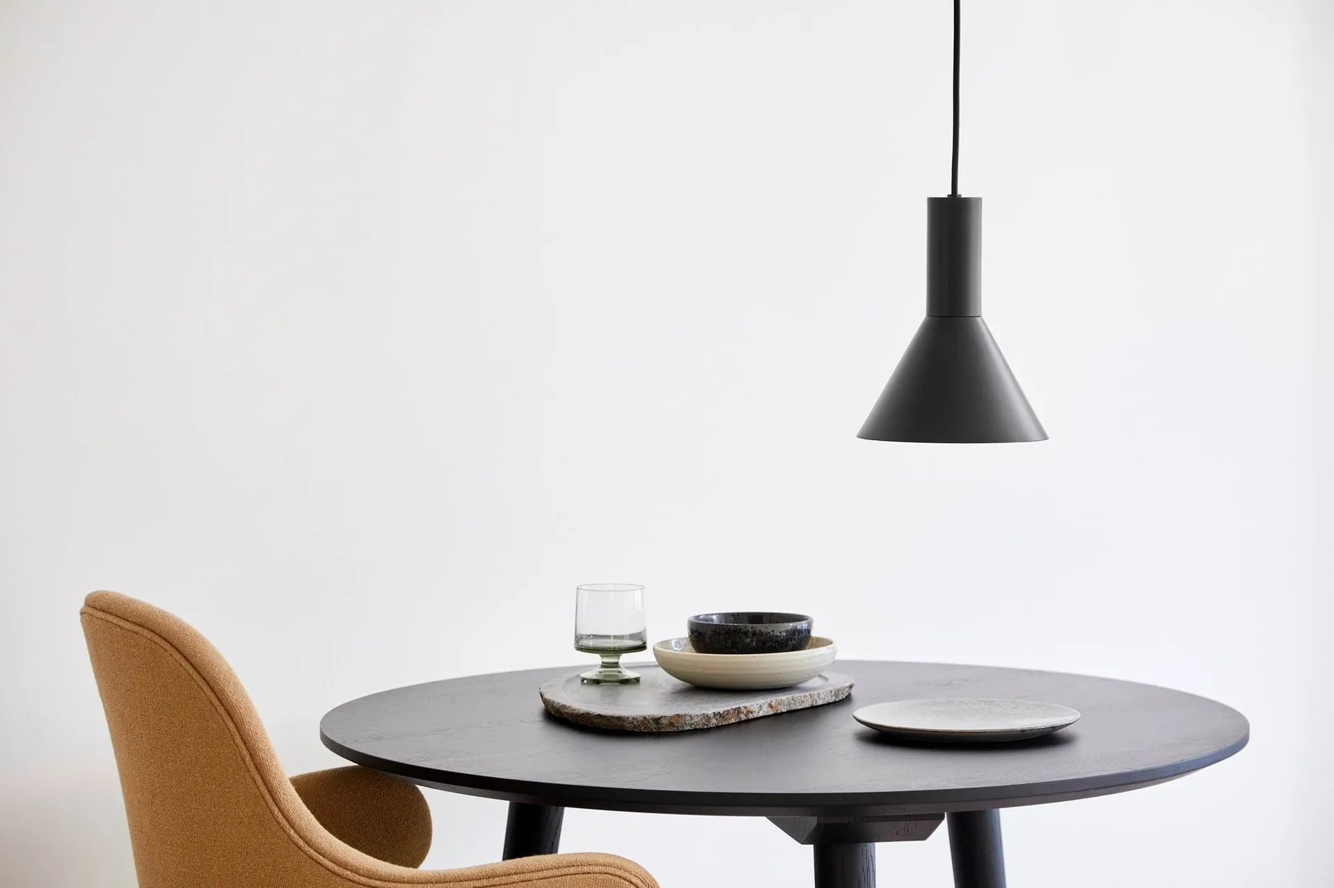 Lyss pendant lamp, Matt black, Ø18 cm Frandsen