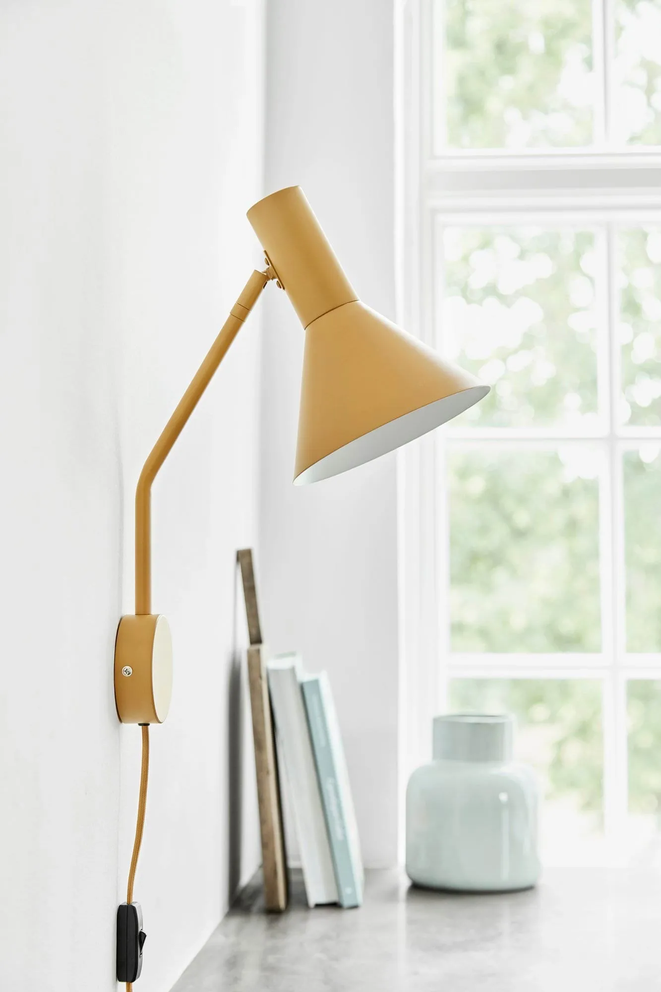 Lyss wall lamp, Matte Almond, 42 cm Frandsen