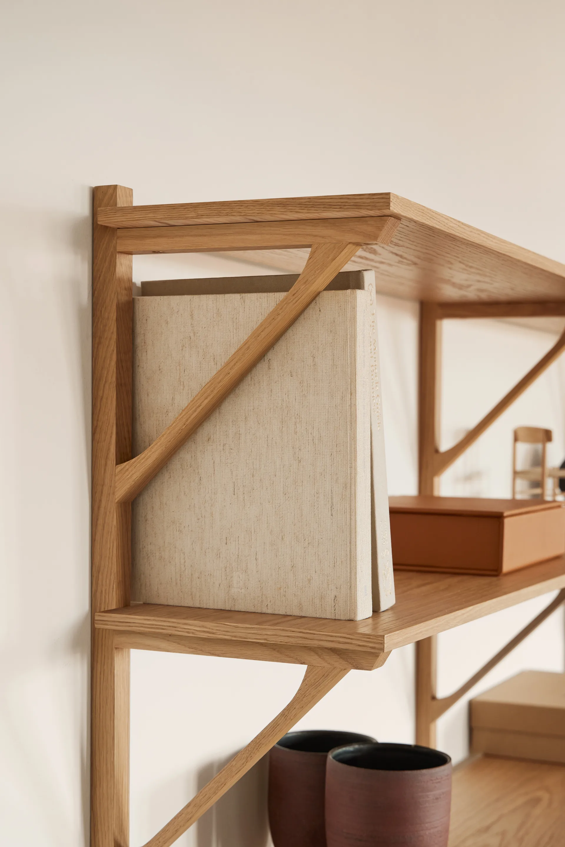 BM29 shelf 149x61 cm, Oak lacquer Fredericia Furniture