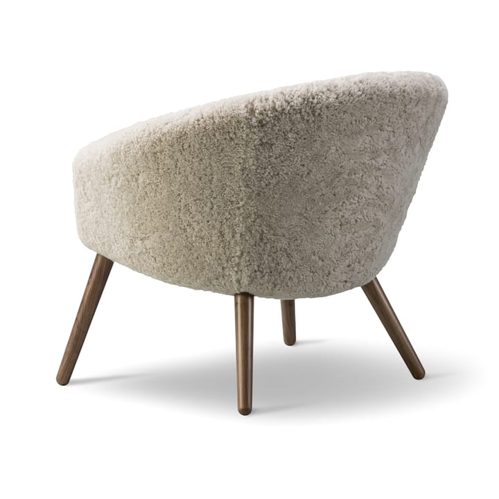 Ditzel lounge armchair sheepskin, Moonlight-walnut Fredericia Furniture