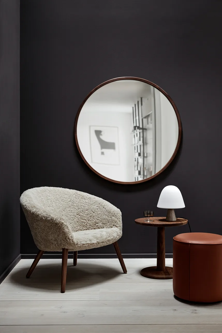 Ditzel lounge armchair sheepskin, Moonlight-walnut Fredericia Furniture