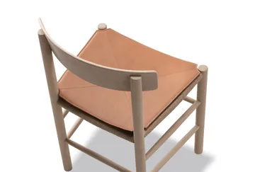 Leather seat cushion for the J39 chair - Leather Cera 905 Russet Brown - Fredericia Furniture