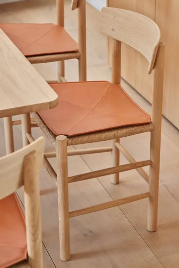 Leather seat cushion for the J39 chair - Leather Cera 905 Russet Brown - Fredericia Furniture