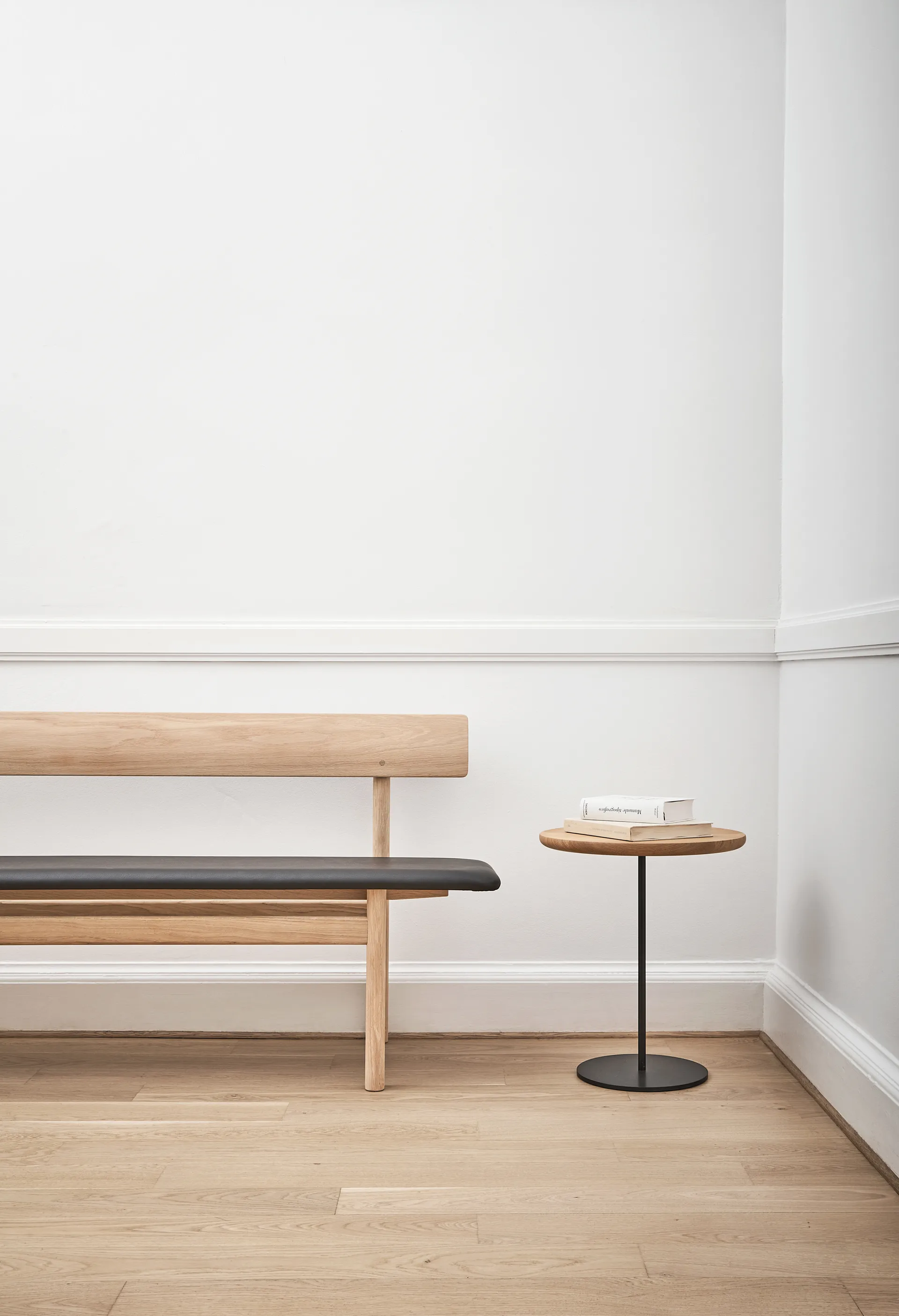 Mogensen 3171 bench, Soaped oak-leather omni 301 black Fredericia Furniture