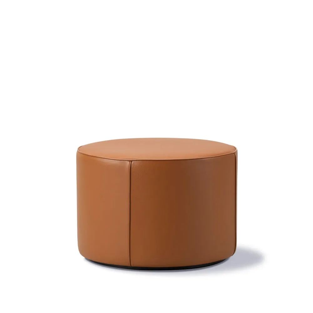 Mono seat pouf, Leather omni 307 cognac-Ø55 cm Fredericia Furniture