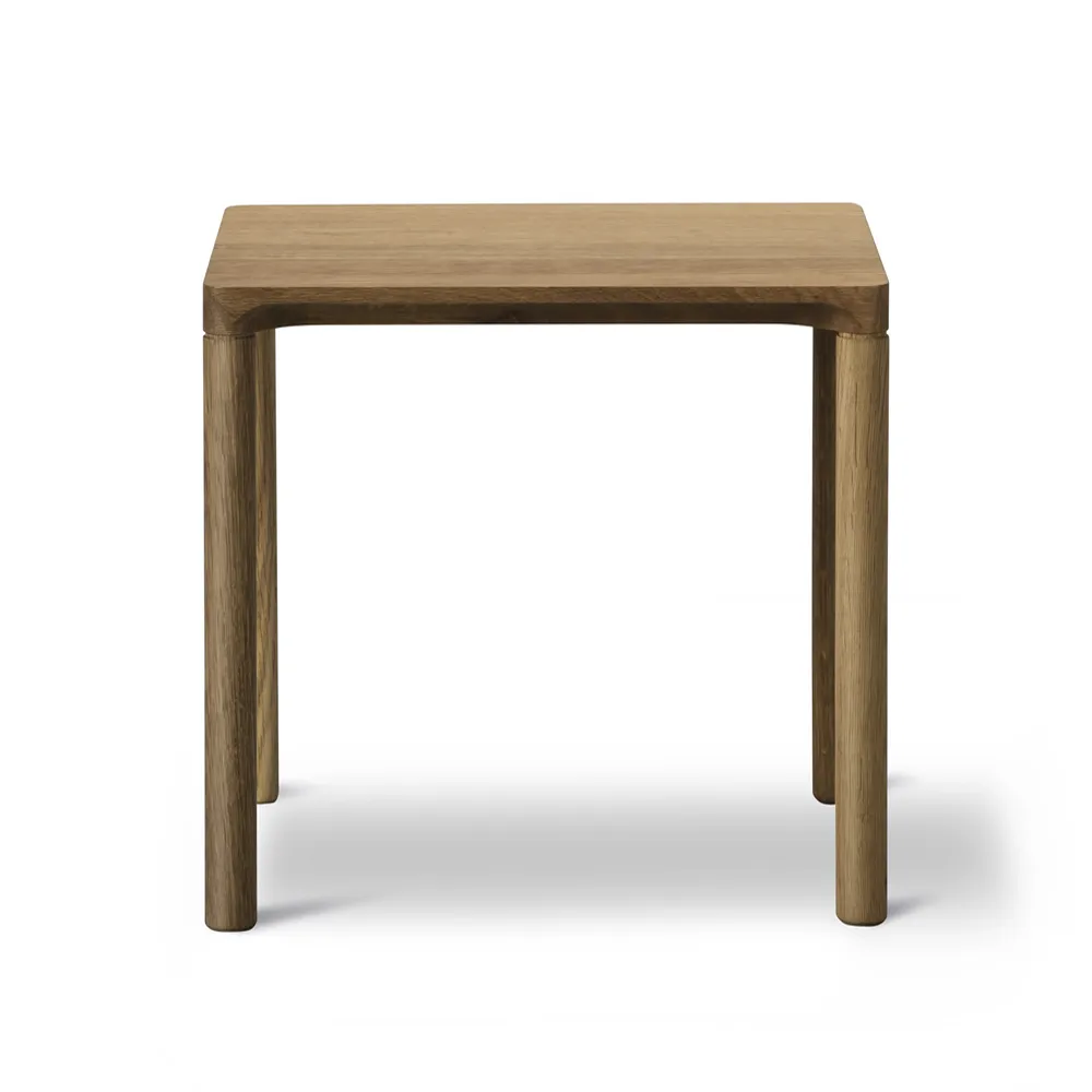 Piloti 6700 side table, Smoked oak-height 41 cm Fredericia Furniture