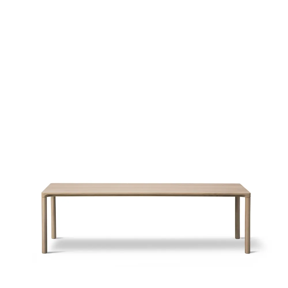 Piloti 6715 coffee table, Lacquered oak - height 41 cm Fredericia Furniture