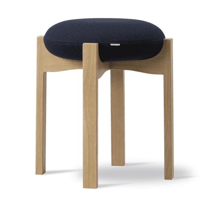 Pioneer low stool, Vidar 786-lacquered oak Fredericia Furniture