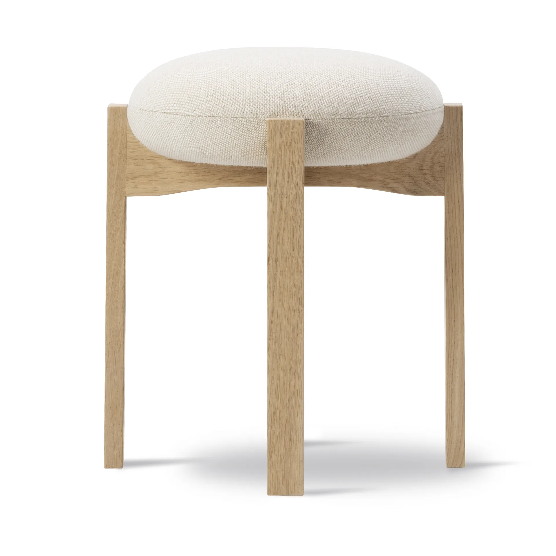 Pioneer round stool low, Hallingdal 200-lacquered oak Fredericia Furniture