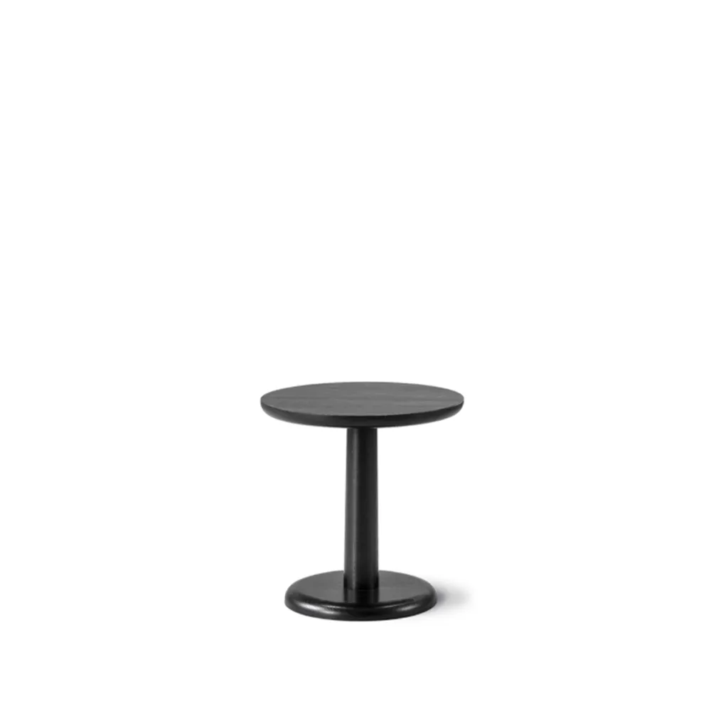 Pon side table, Black lacquered oak, Ø40 cm Fredericia Furniture