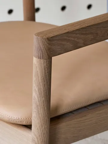 Post lounge chair - Vegeta leather-light oiled oak - Fredericia Furniture