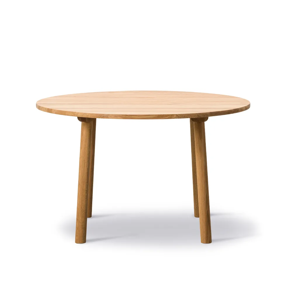 Taro 6121 dining table, Light oiled oak, ø120 cm Fredericia Furniture