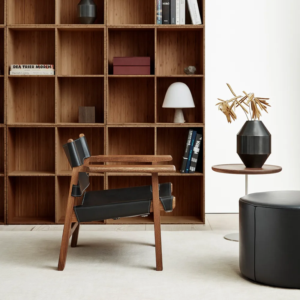 The Spanish armchair, Leather black-black lacquered oak Fredericia Furniture