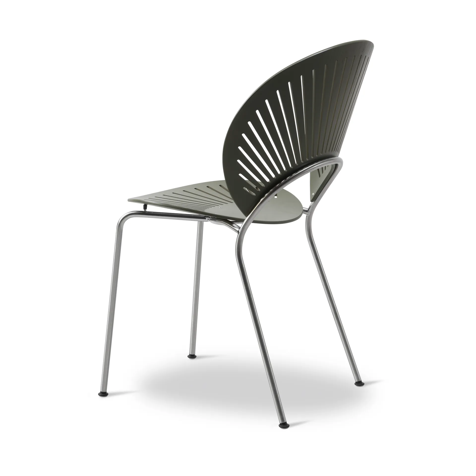 Trinidad 3398 chair, Khaki green-chrome Fredericia Furniture