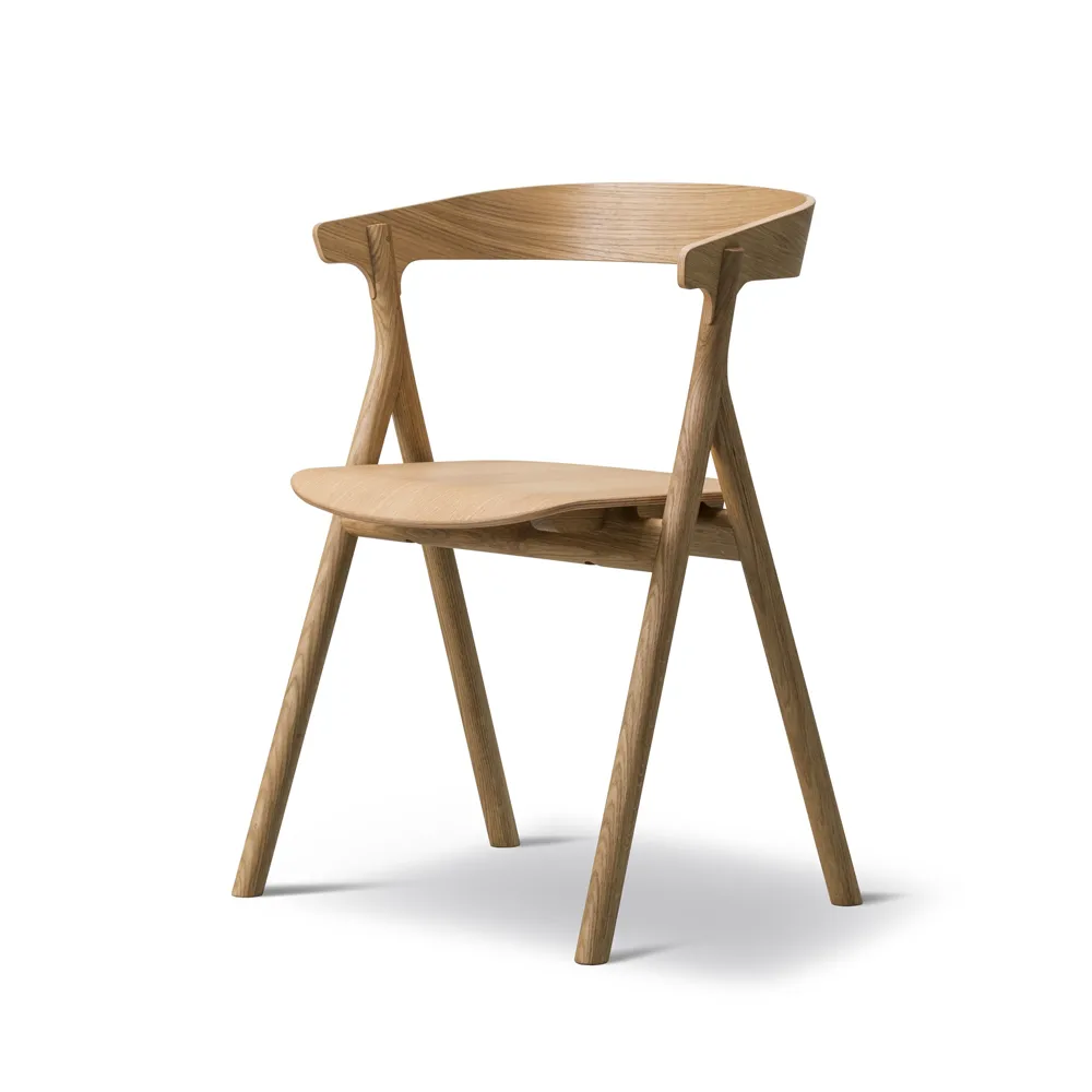 Yksi 3340 chair, Lacquered oak Fredericia Furniture