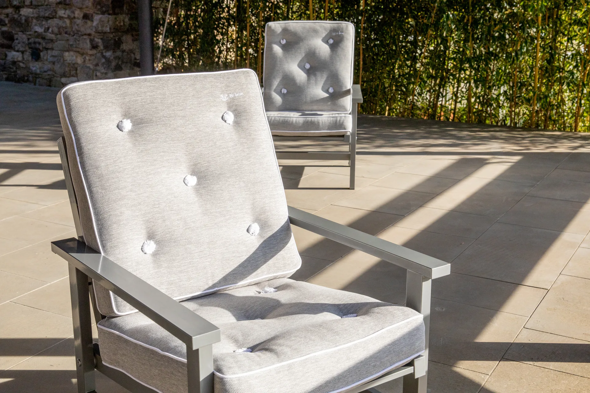 05 armchair, Grey Fri Form