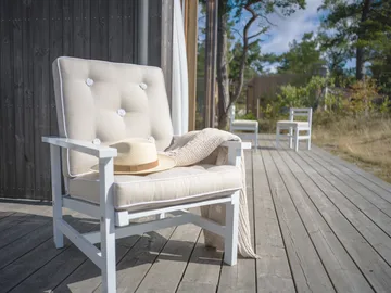 05 armchair - White - Fri Form