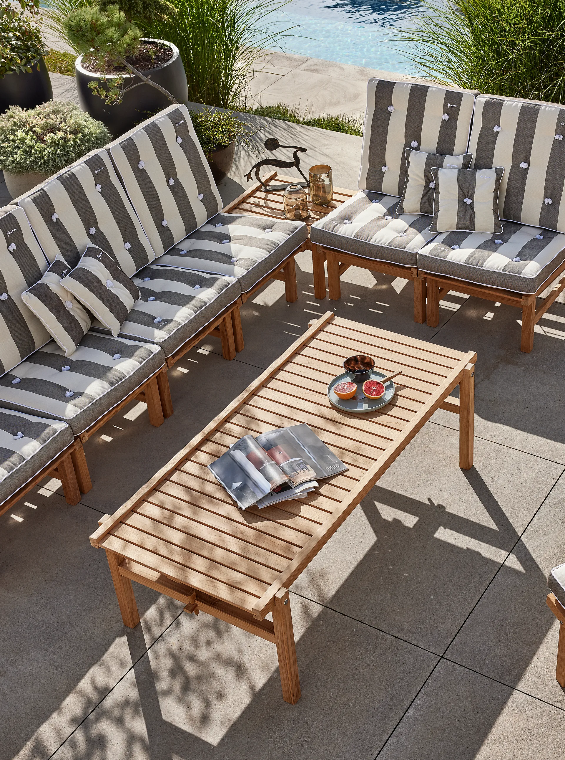 10 armchair, Teak Fri Form