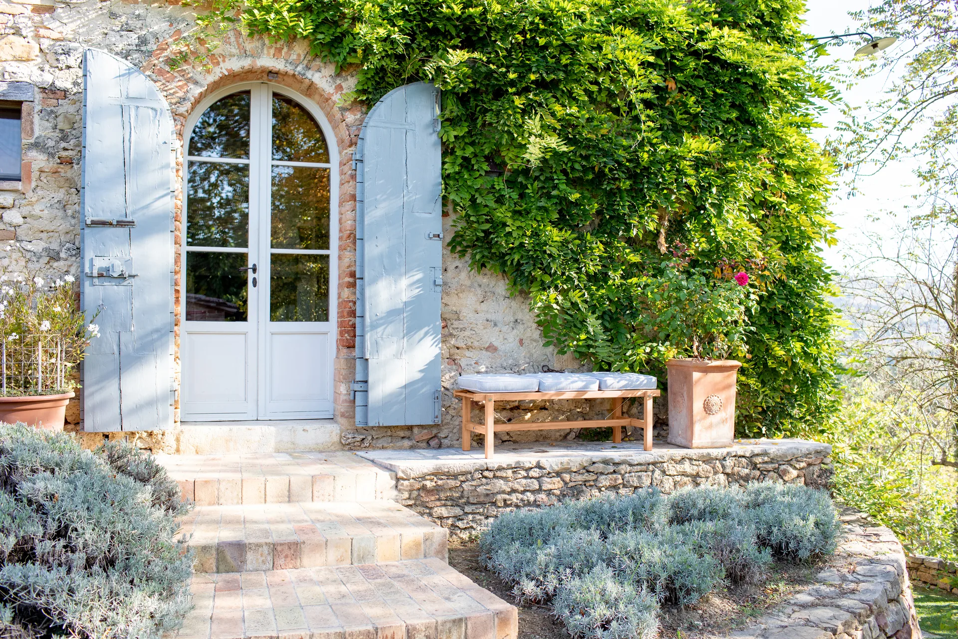 45 bench, Redwood, 135 cm Fri Form