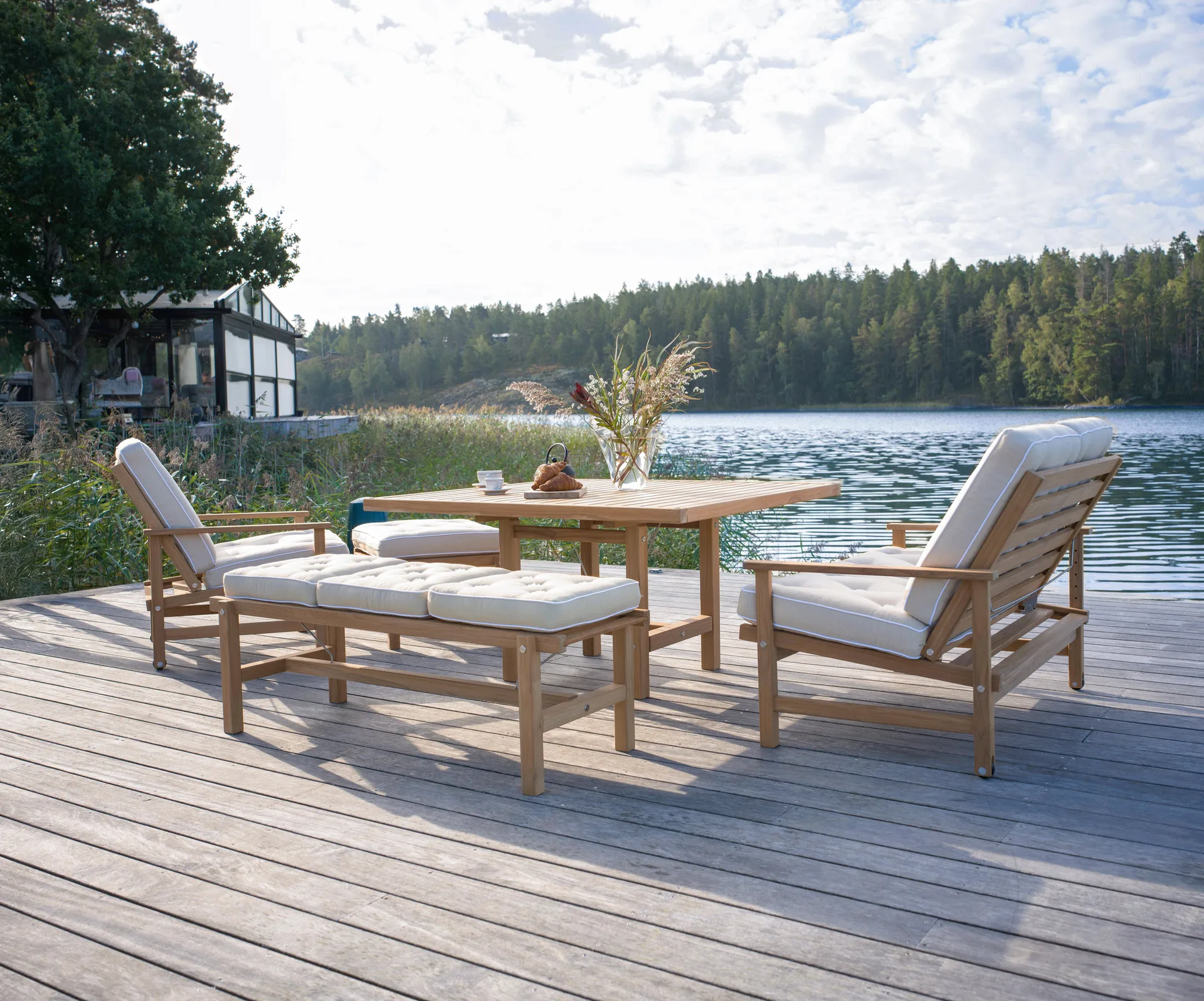 65 table, Teak, 128x120x68 cm Fri Form