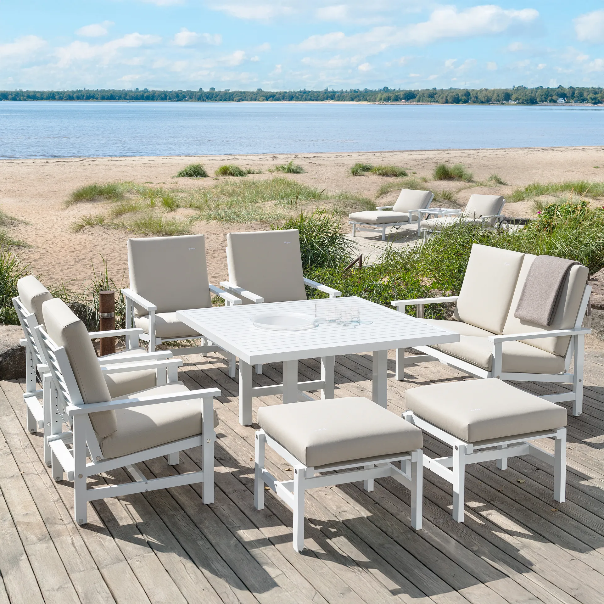 65 table, White, 124x122x72 cm Fri Form