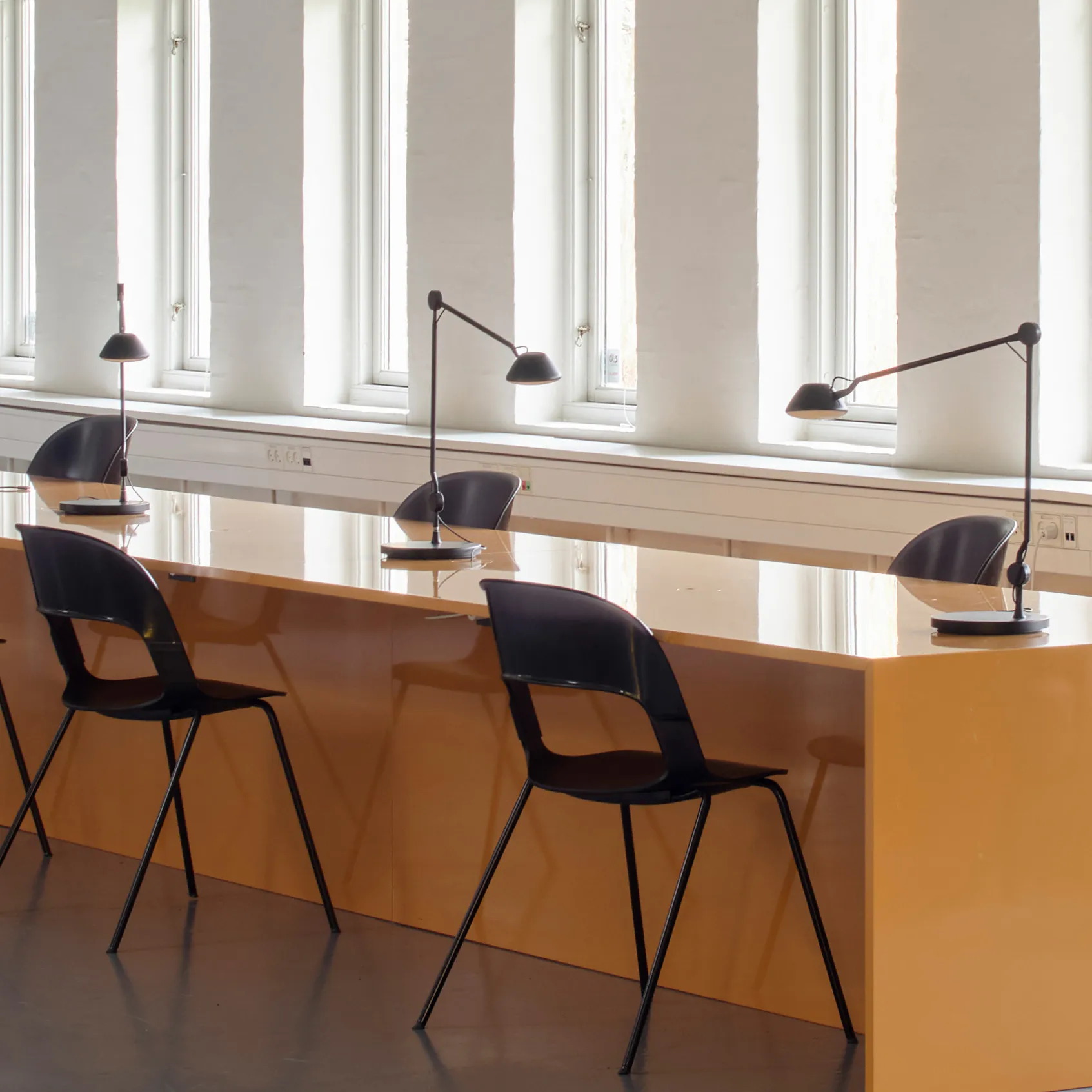 AQ01 table lamp, Black Fritz Hansen