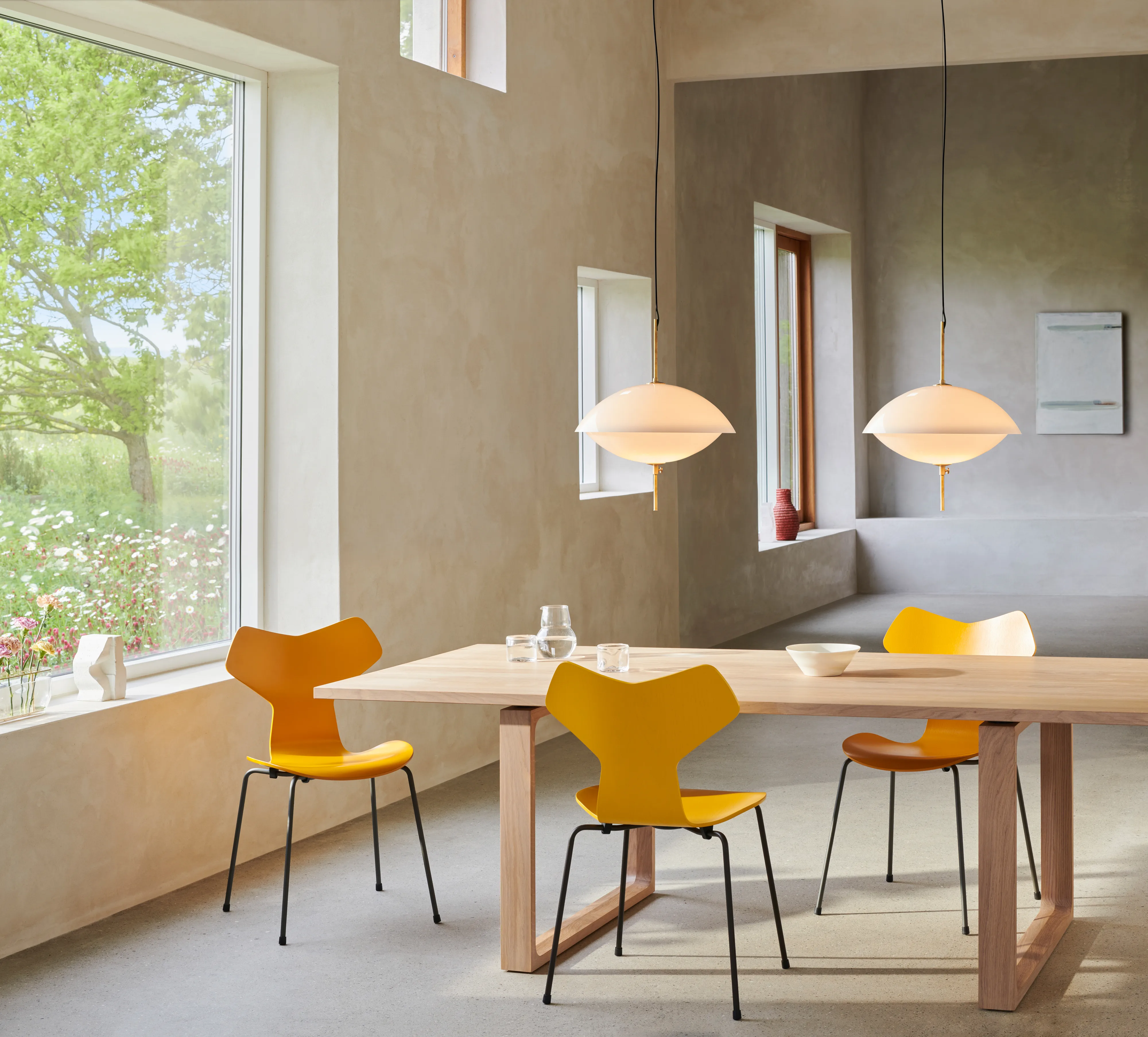 Clam pendant lamp from Fritz Hansen - NordicNest.com