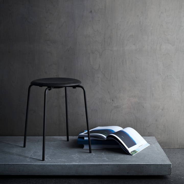 Dot stool leather - Cowboy black - Fritz Hansen