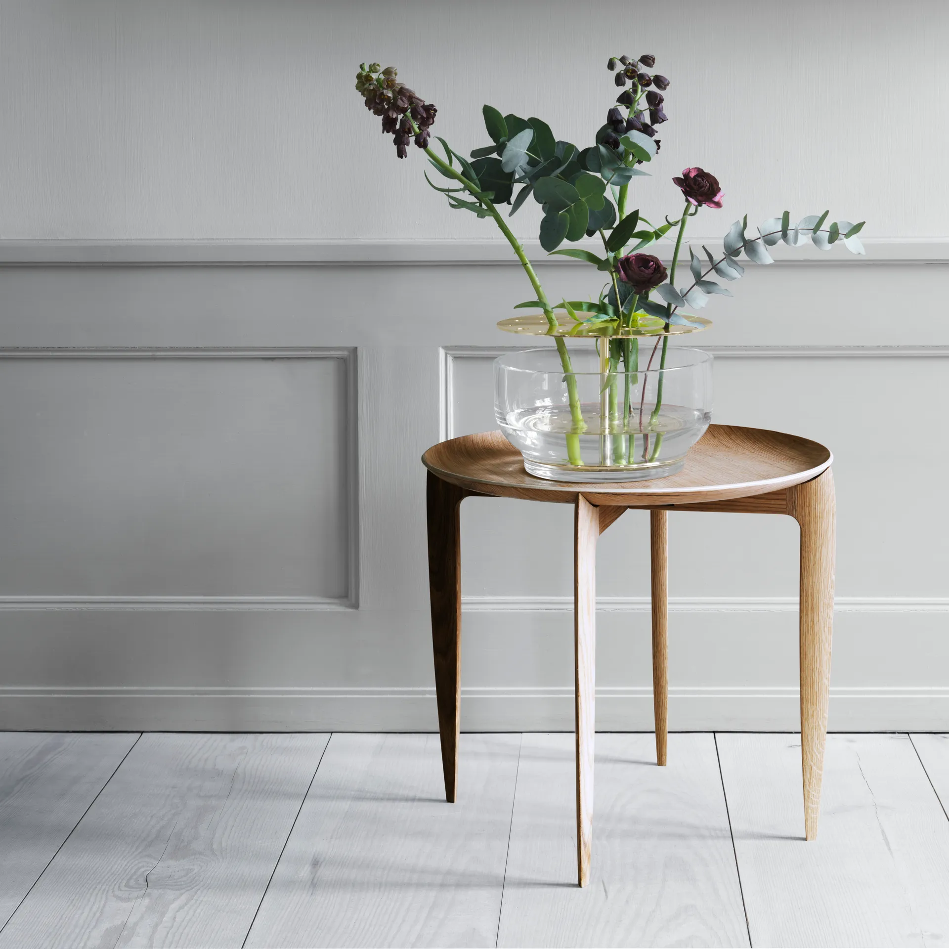 Foldable Tray Table Ø 45 cm, Oak Fritz Hansen