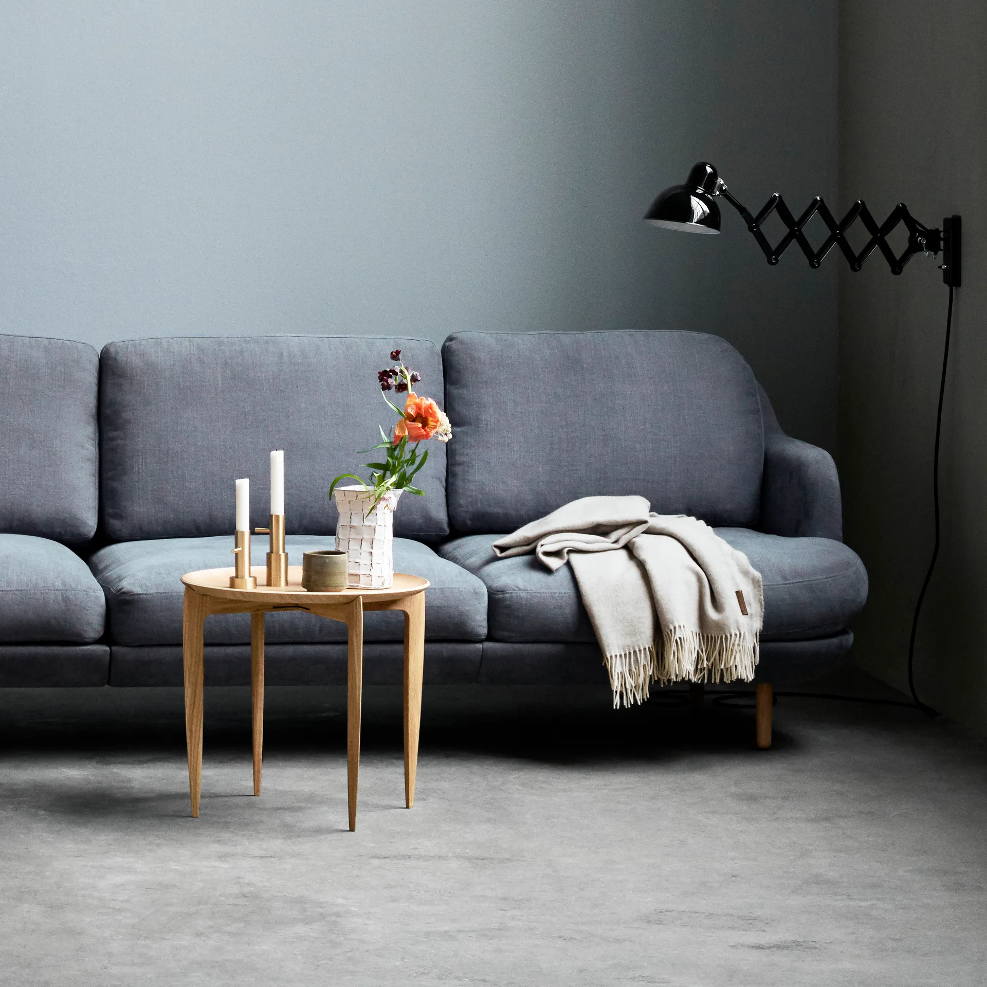 Foldable Tray Table Ø 45 cm, Oak Fritz Hansen
