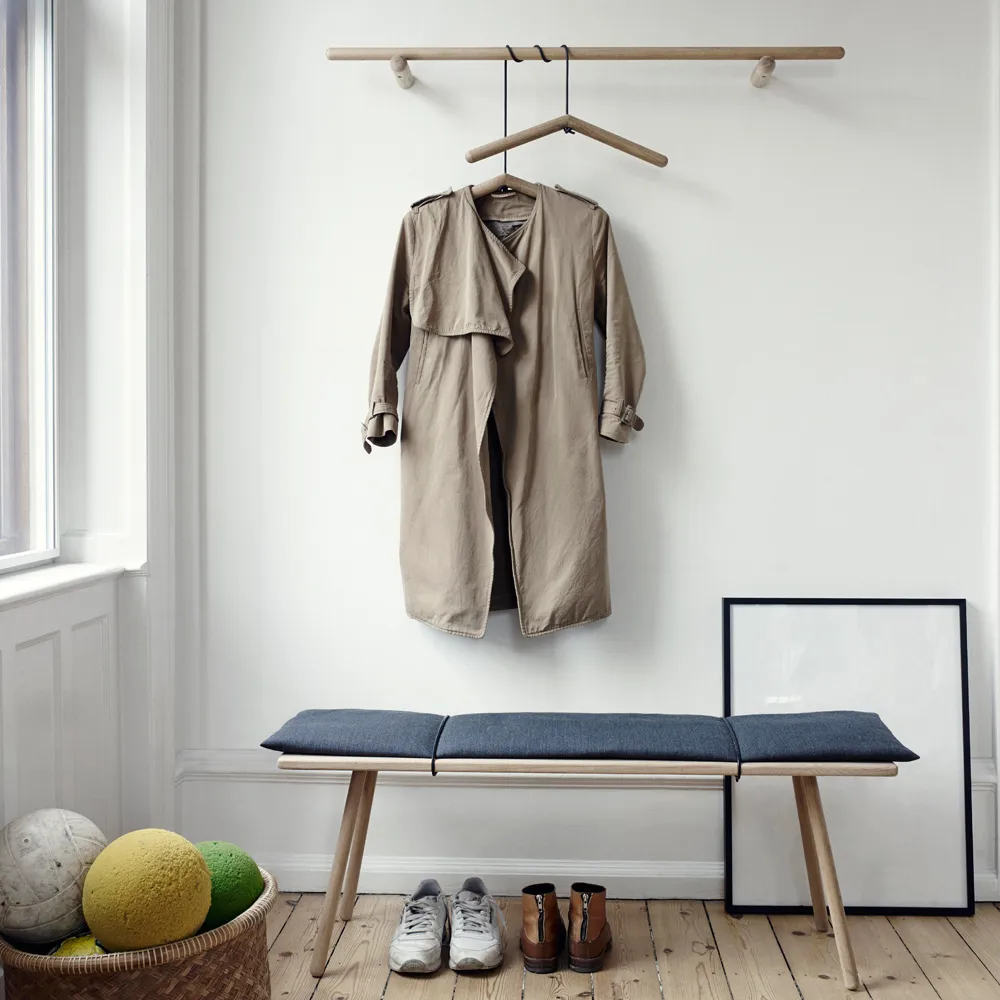 Georg bench, Untreated oak-incl. beige seat cushion Fritz Hansen