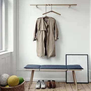 Georg bench - Untreated oak-incl. beige seat cushion - Fritz Hansen