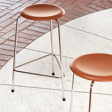 High Dot stool leather - Wild leather walnut - Fritz Hansen