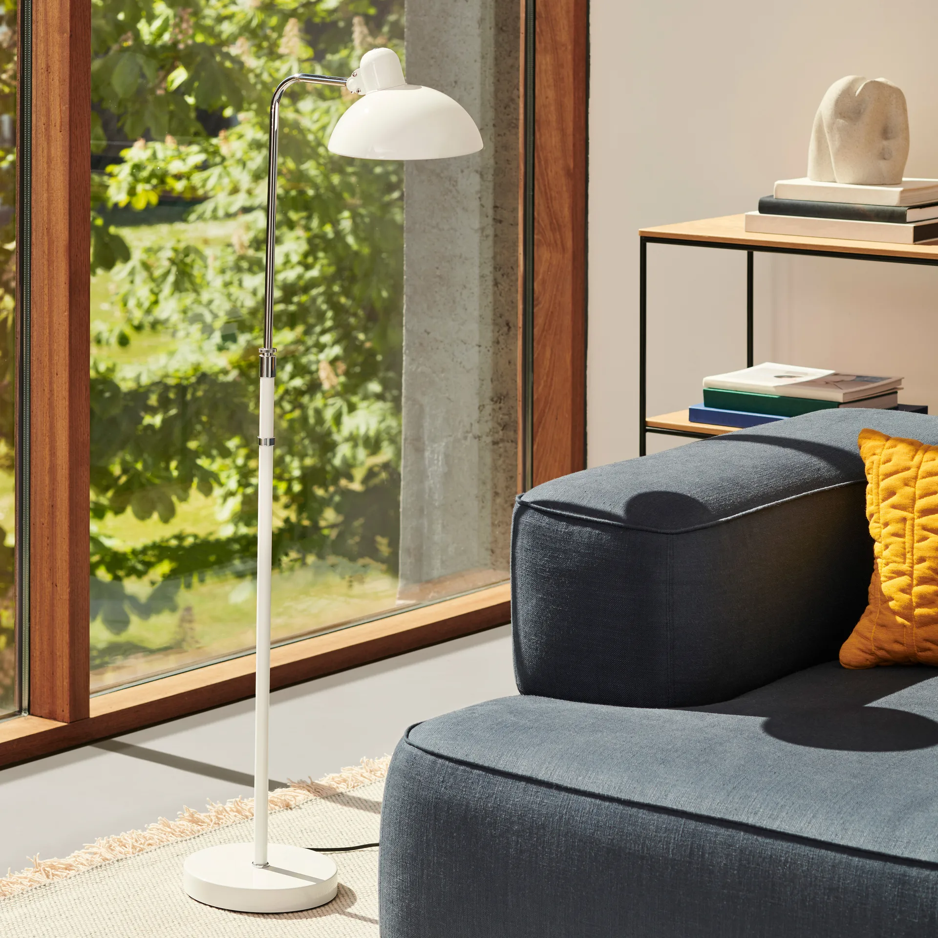 Kaiser Idell 6580-F Luxus floor lamp, White Fritz Hansen