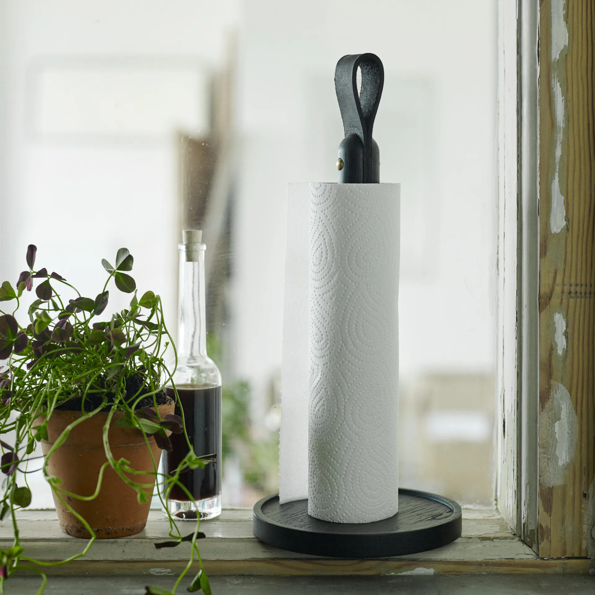 Norr paper roll holder, black-stained oak Fritz Hansen