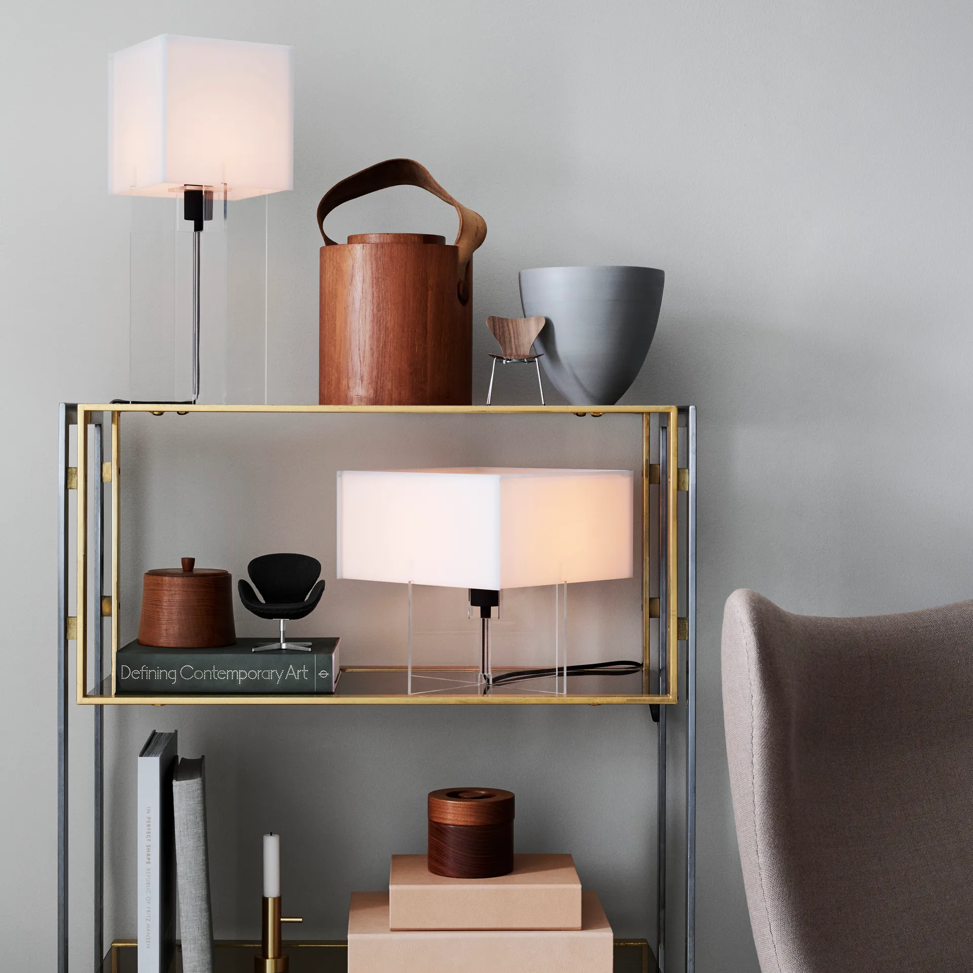 Series 7 chair miniature, Walnut Fritz Hansen