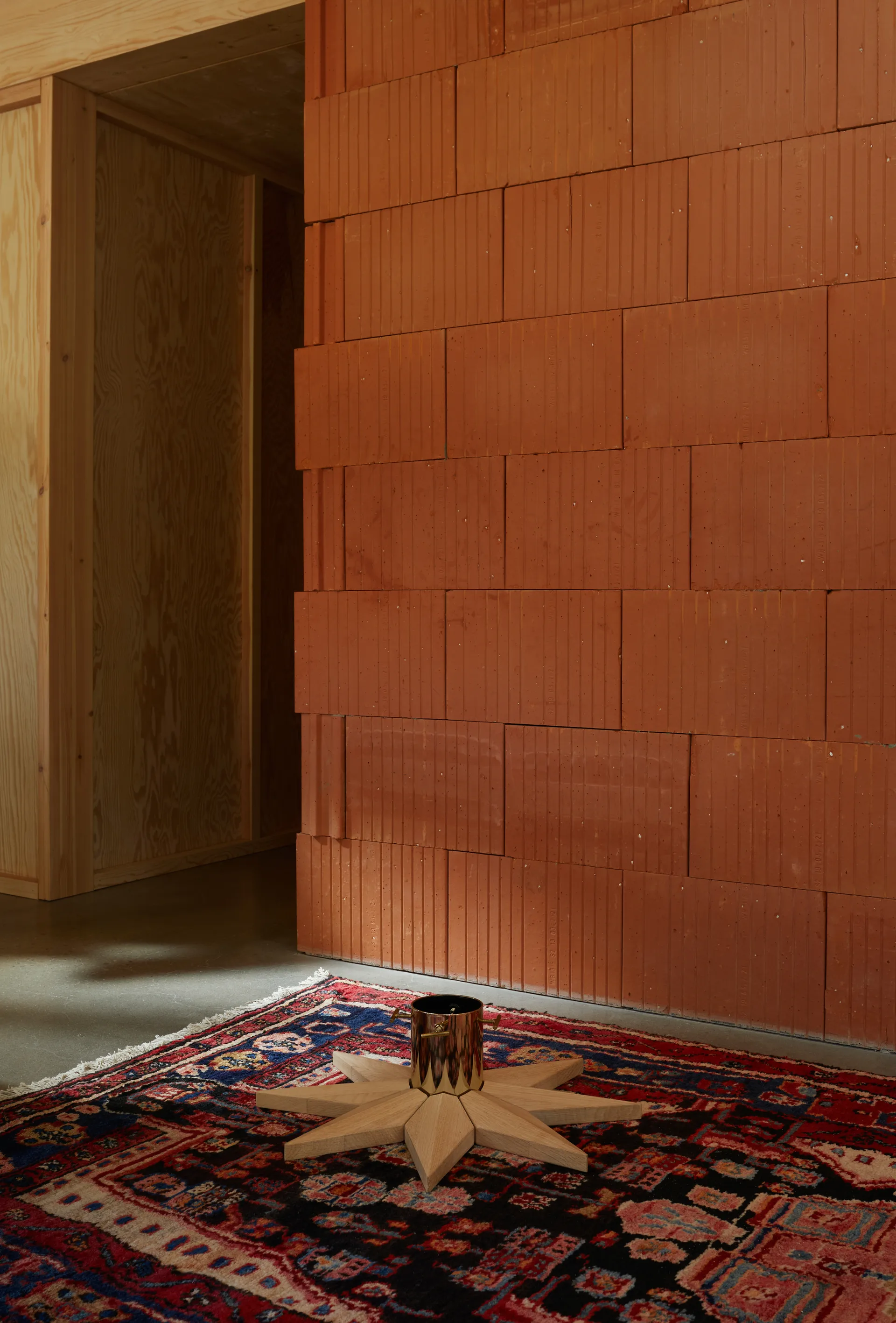 Stella Christmas tree base Ø50.5 cm, Oak Fritz Hansen