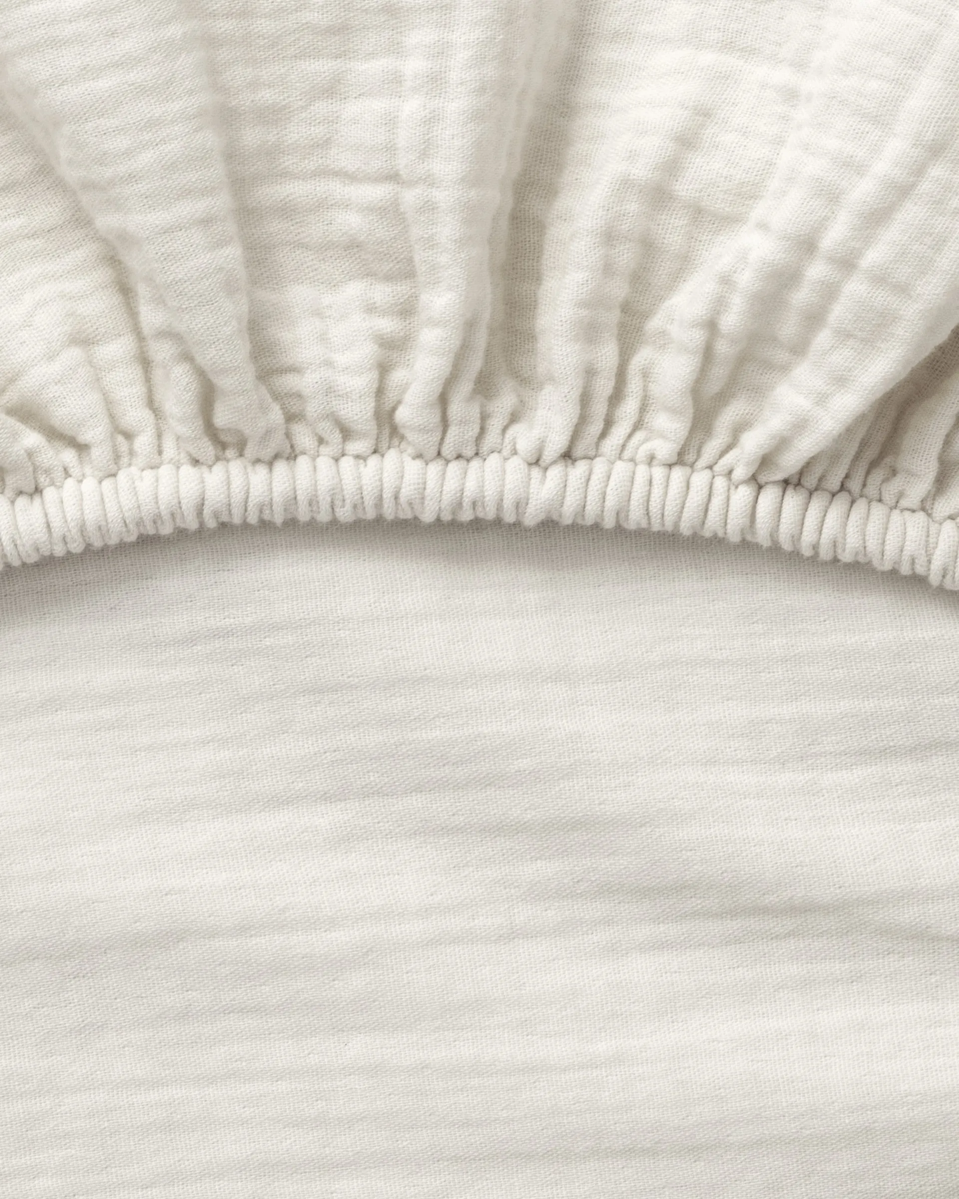 Eggshell Muslin fitted sheet, 180x200x30 cm Garbo&Friends