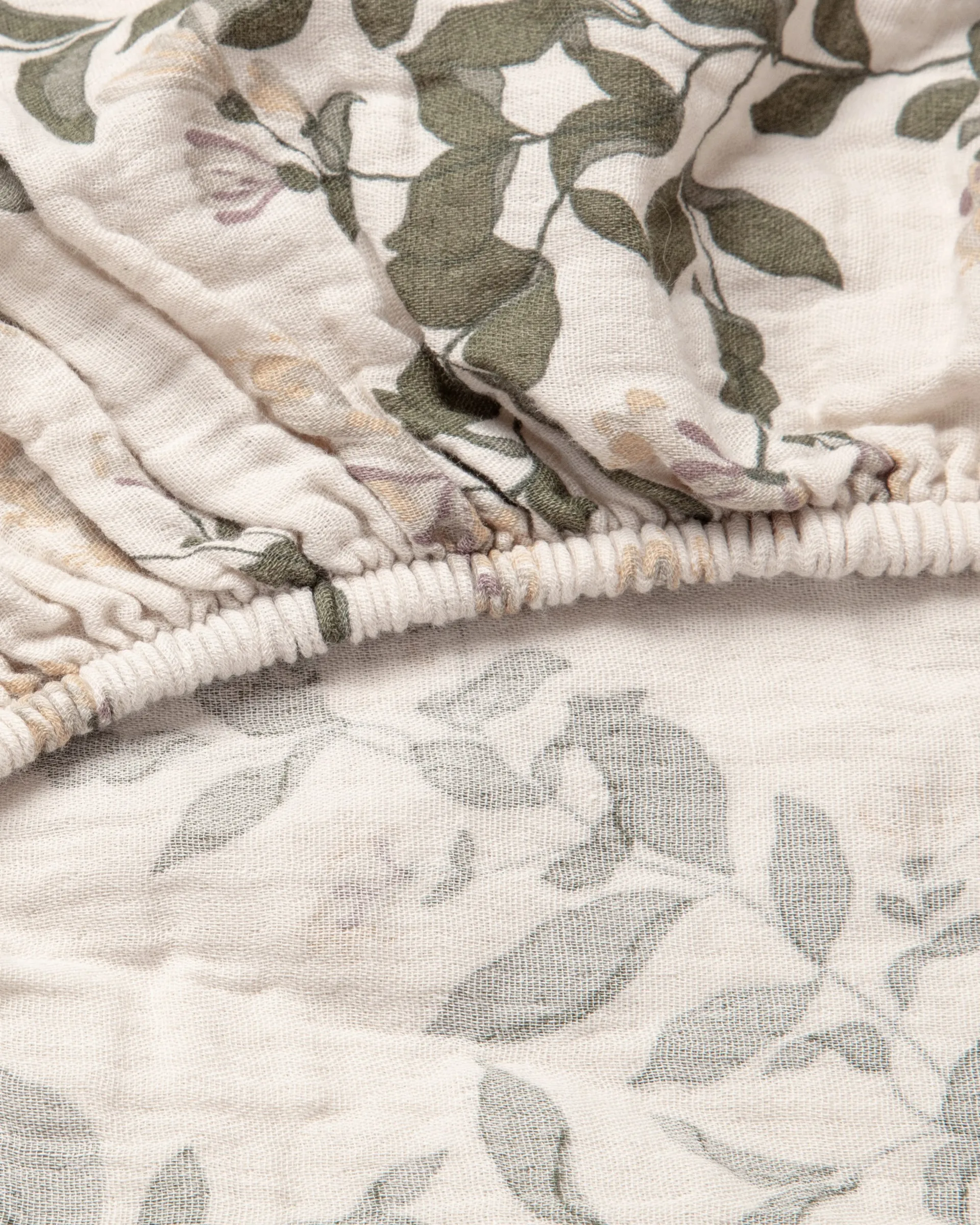 Honeysuckle Muslin fitted sheet, 160x200x30 cm Garbo&Friends