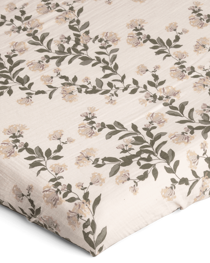 Honeysuckle Muslin fitted sheet, 60x120x20 cm Garbo&Friends